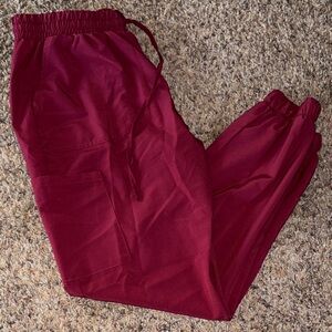 Women’s Elastic Waist Cargo Scrub Pants - Burgundy